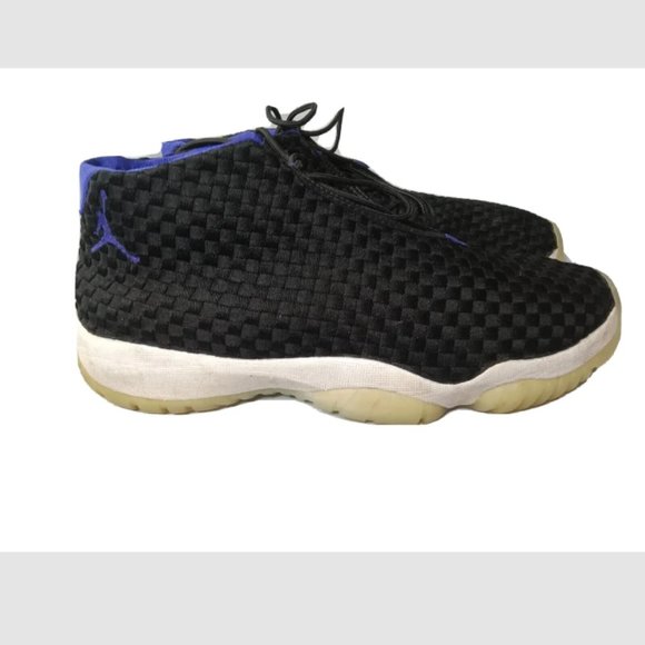 Athletic_Shoes